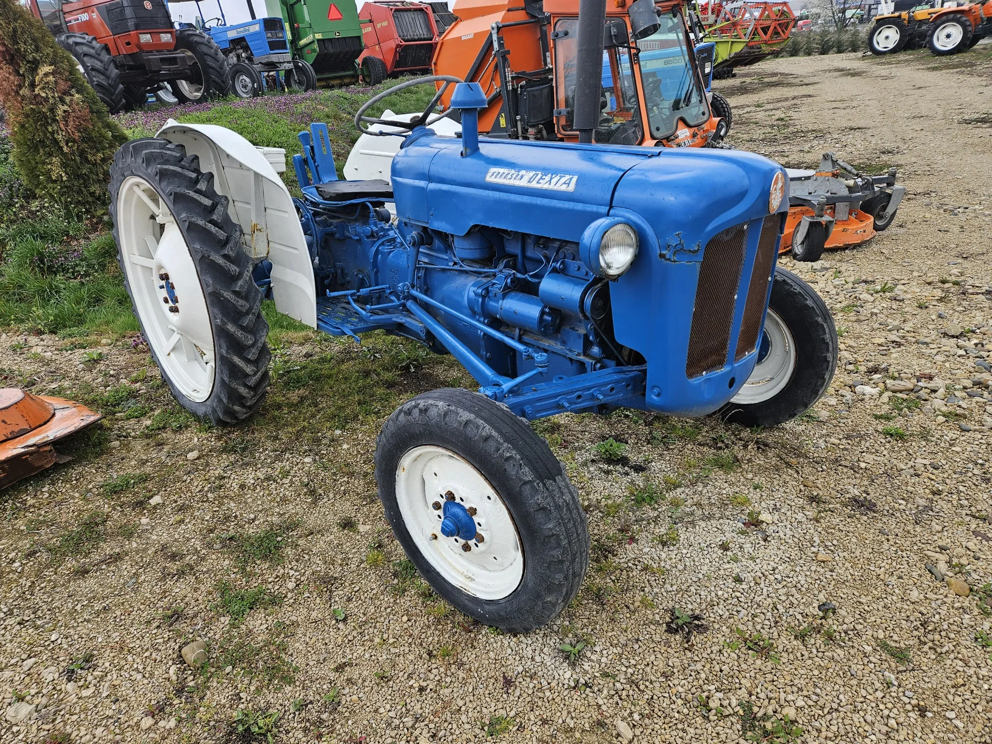 tractor-ford-dextra-01 Tractor Ford Dextra - Image 1