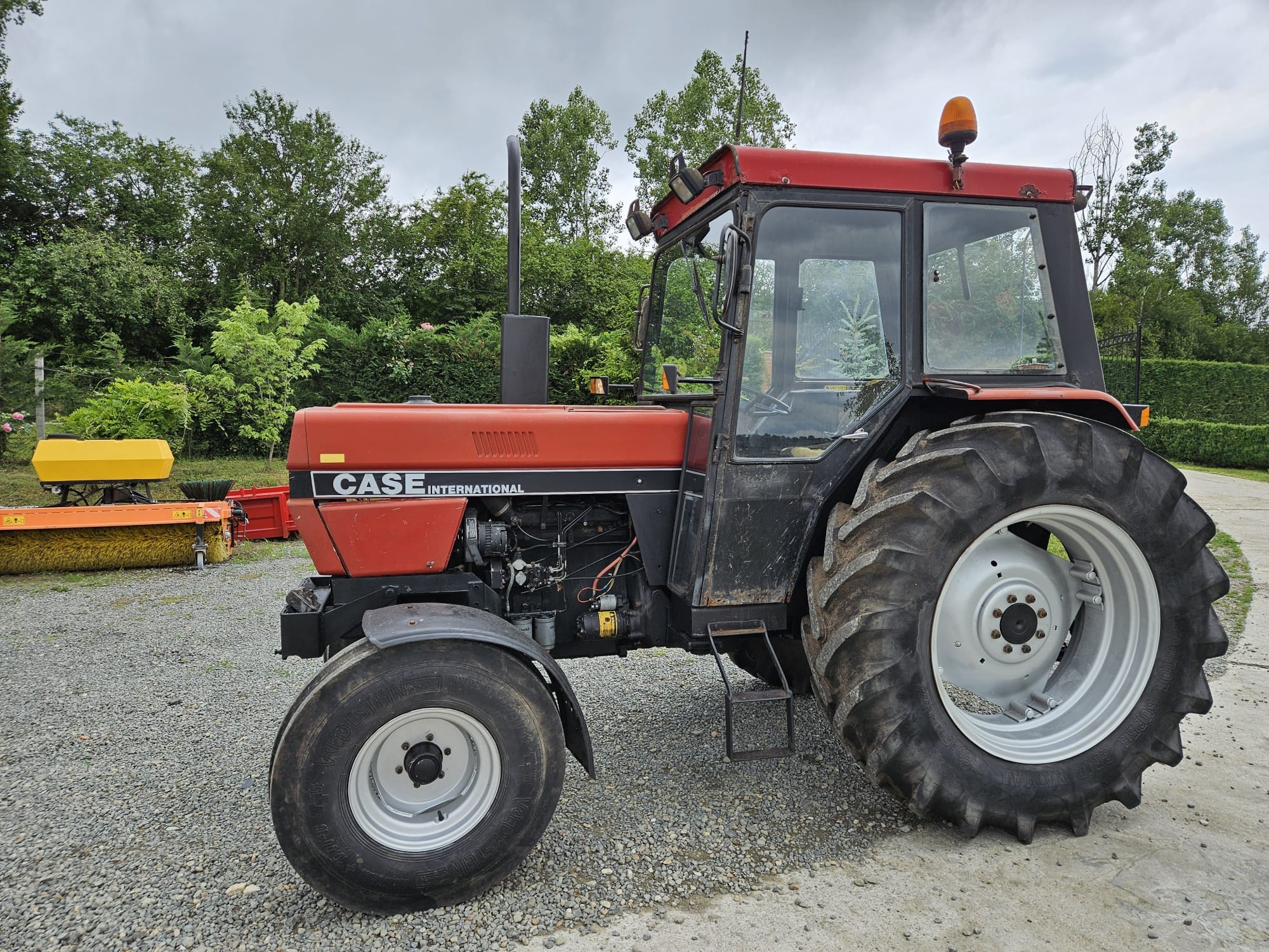 WhatsApp Image 2026-07-21 at 15.23.24 Tractor CASE International 585 - Image 1